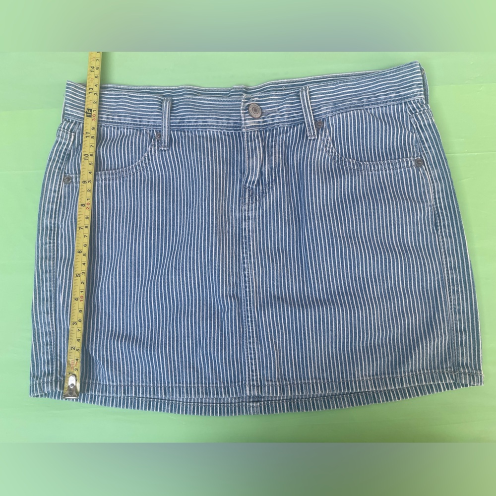 Old Navy Y2K Blue Striped Denim Skirt size 2 new without the tags attached - Picture 3 of 12